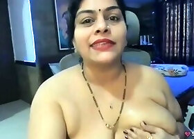 Big Aass Marwadi Girl Rajasthani Bhabhi Ki Badi Gaand & Big Boobs Showing With Finger Fucked By