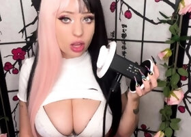 Close up with teen blonde sex doll rubbing her cunt