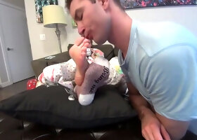 New Neighbor Peels My Socks Off One At A Time Then Eats My Pussy On His Coffee Table